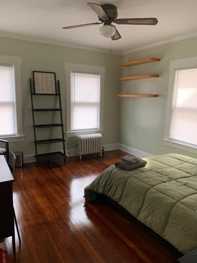 Arrivals & Departures Bed and Breakfast Elizabeth Esterno foto