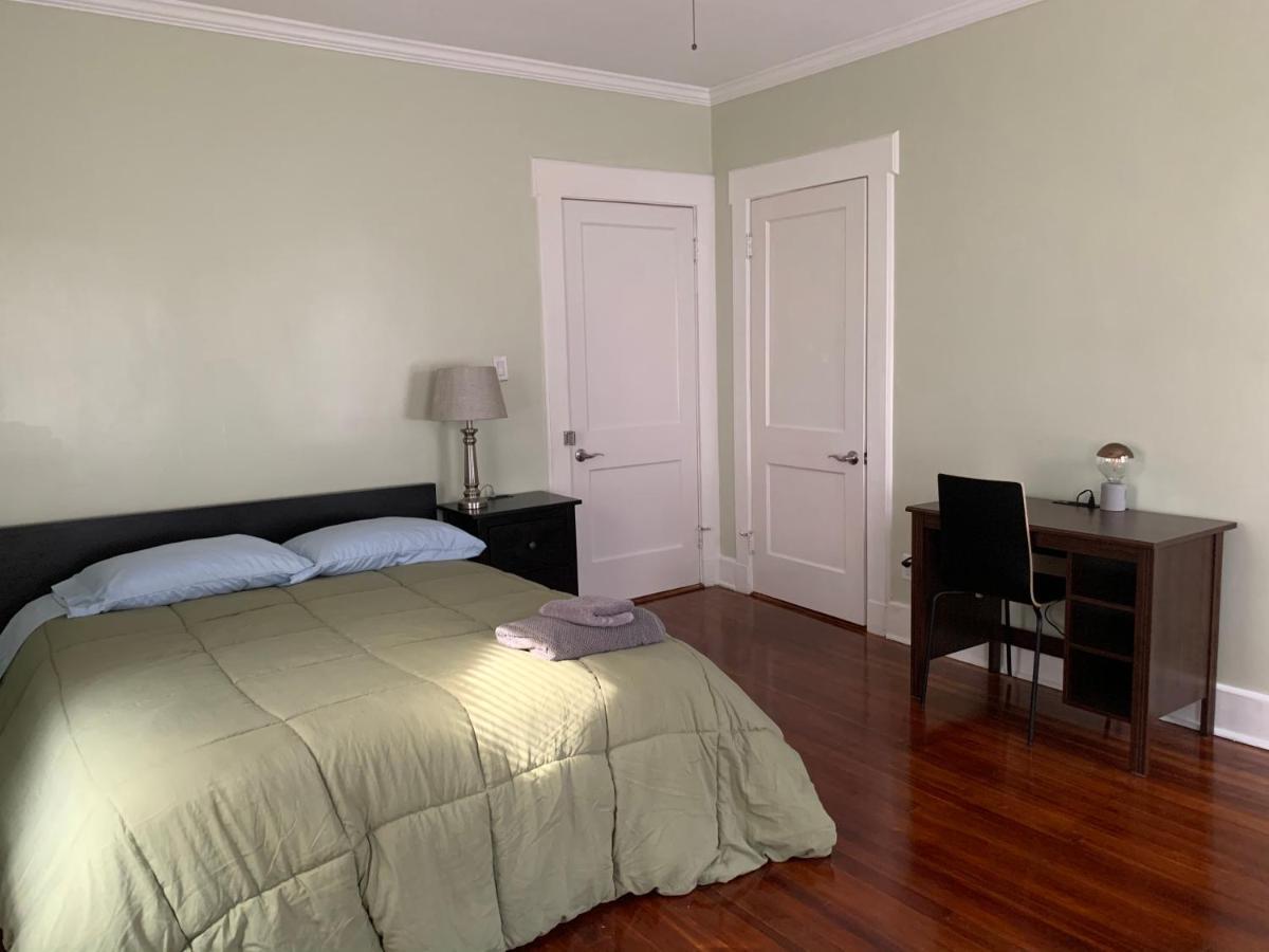 Arrivals & Departures Bed and Breakfast Elizabeth Esterno foto