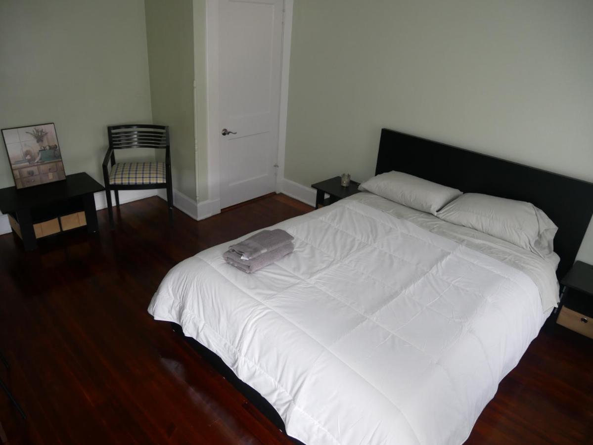Arrivals & Departures Bed and Breakfast Elizabeth Esterno foto