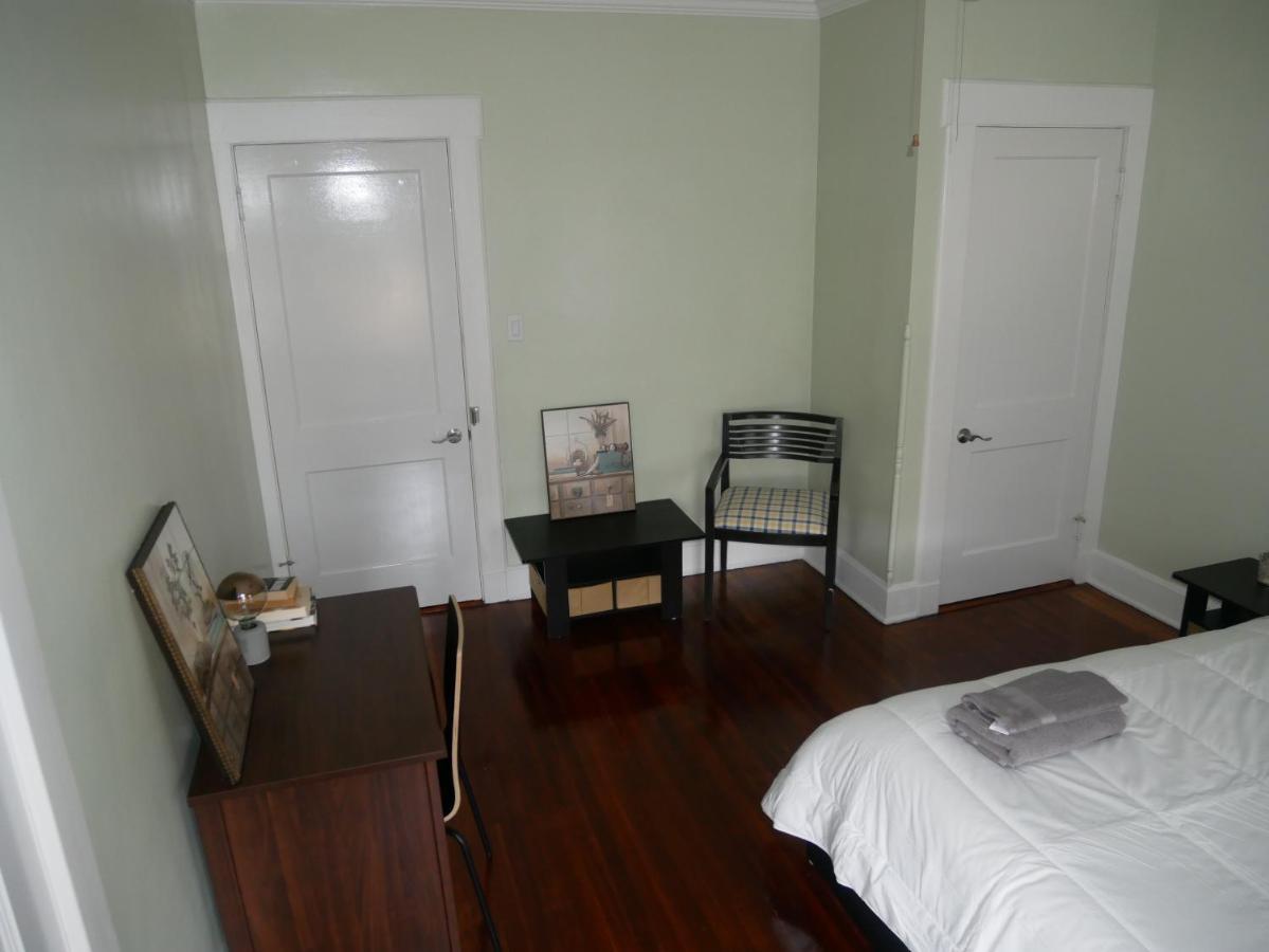 Arrivals & Departures Bed and Breakfast Elizabeth Esterno foto